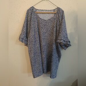 26/28 women’s blouse.